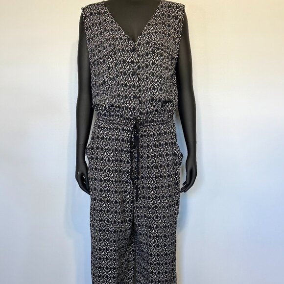 MAX STUDIO Black & White Geometric Print Sleeveless Drawstring Jumpsuit Size L - Picture 1 of 7